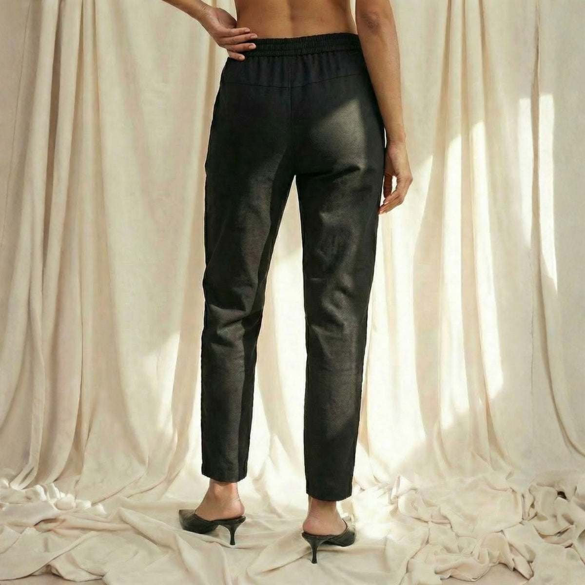 מכנסי כותנה גזרה ישרה -שחור