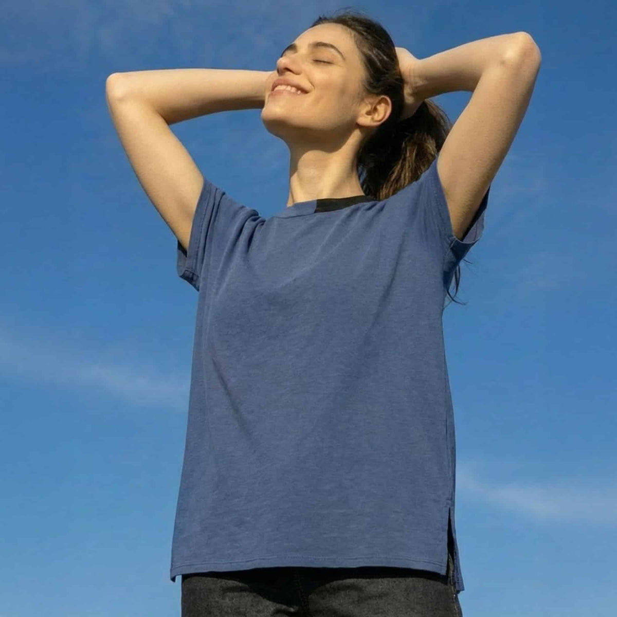 טי מודל כחול image 1