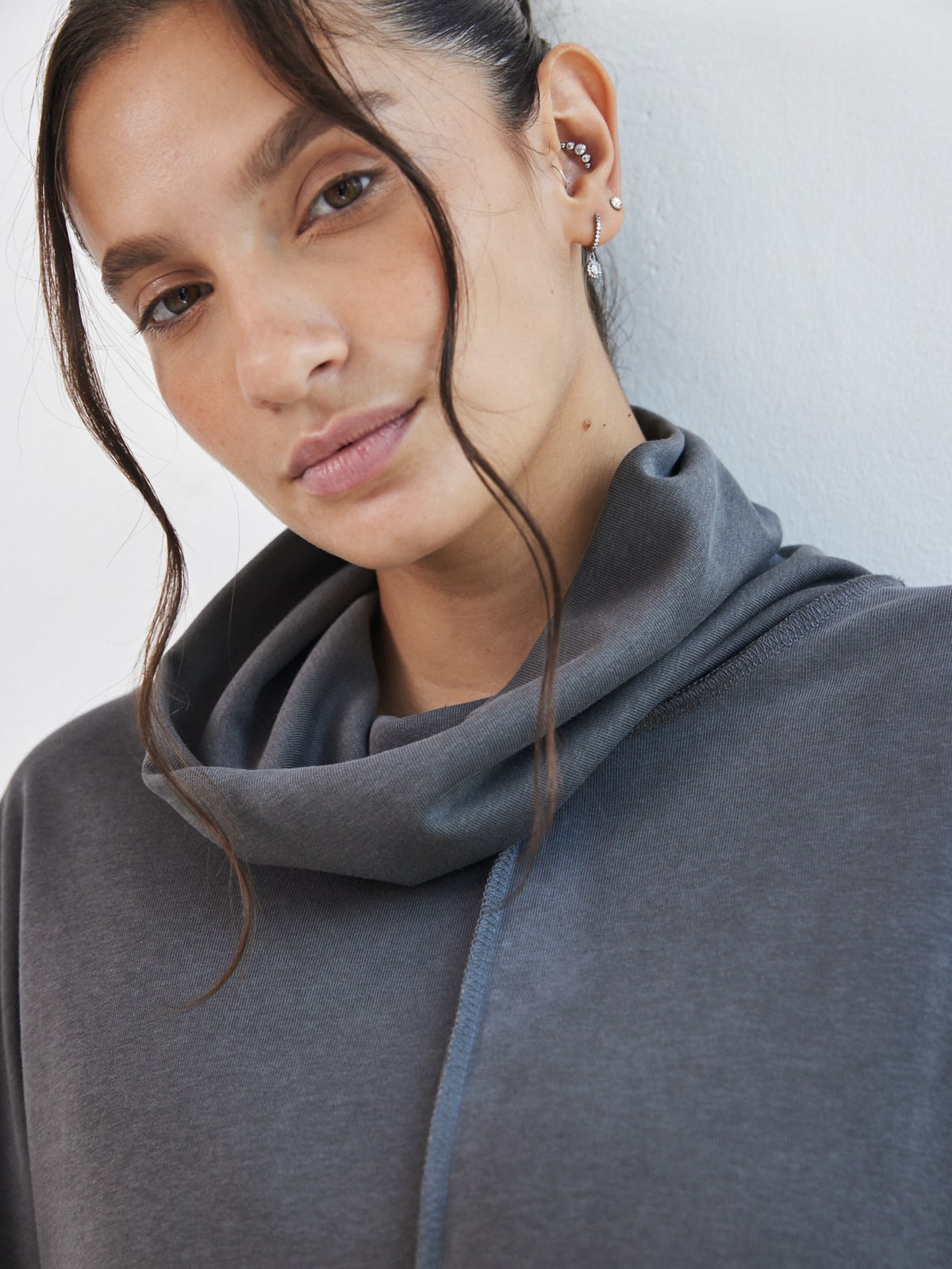 חולצת גולף ווש אפורה image 2