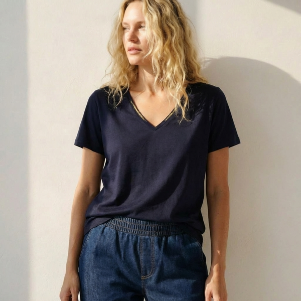 טי וי נייבי דפוס זהב