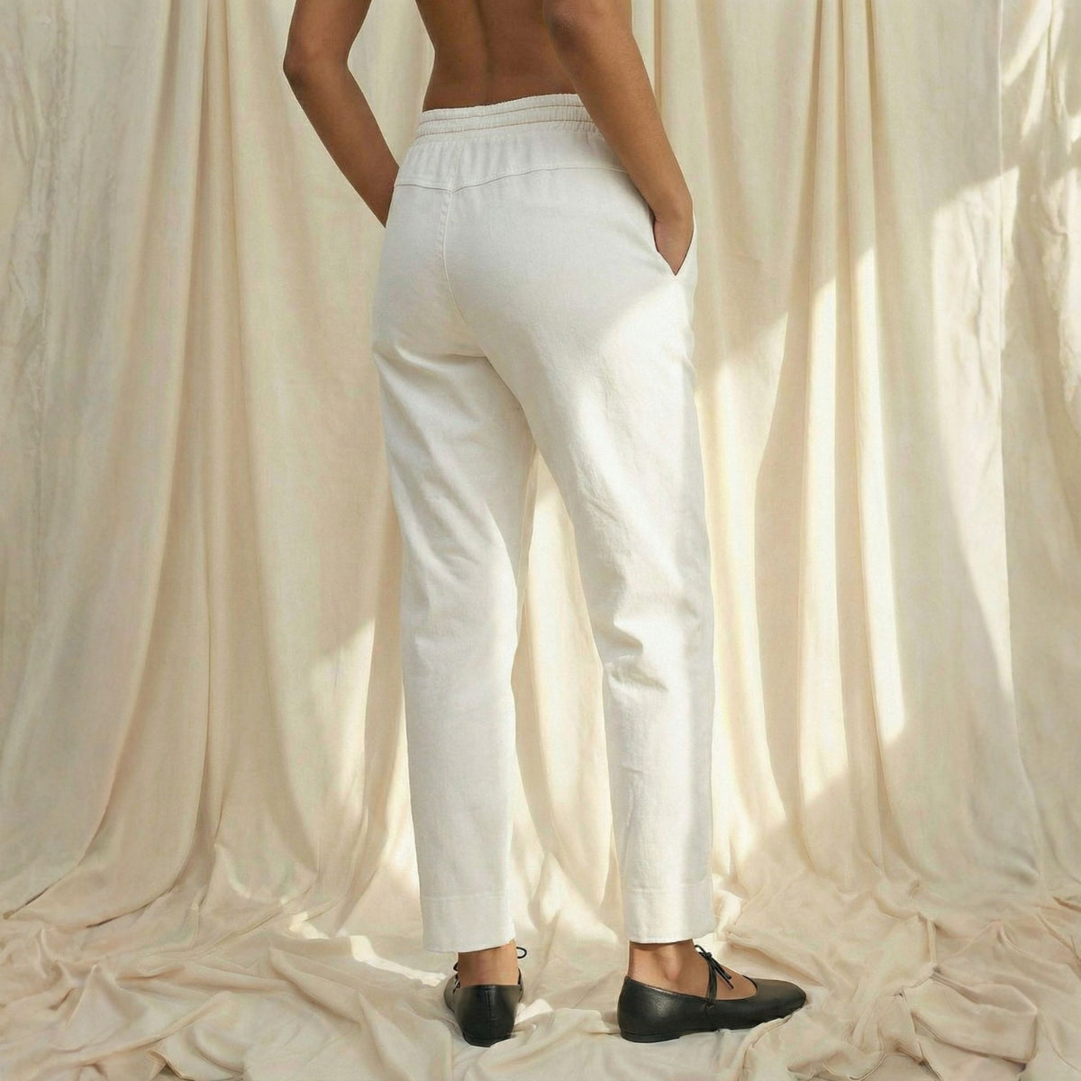 ג'ינס לבן גזרה ישרה כותנה