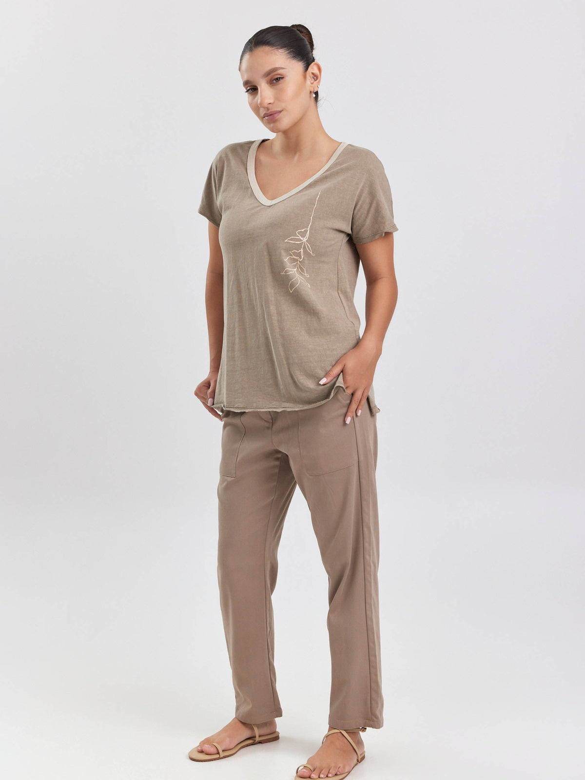 חולצת לאסו-מוקה מעושן image 2