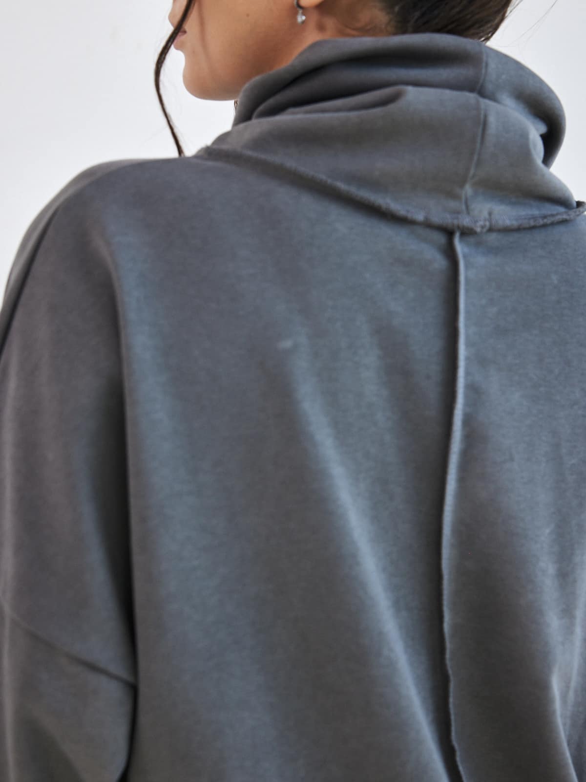 חולצת גולף ווש אפורה image 4