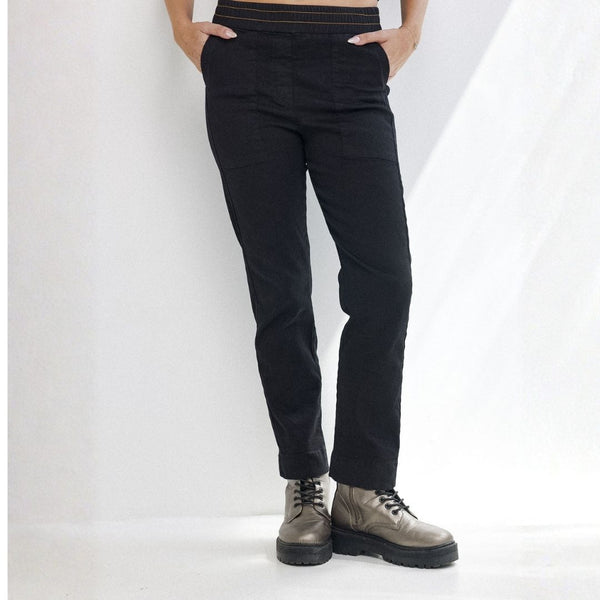 ג'ינס שחור גזרה ישרה כותנה