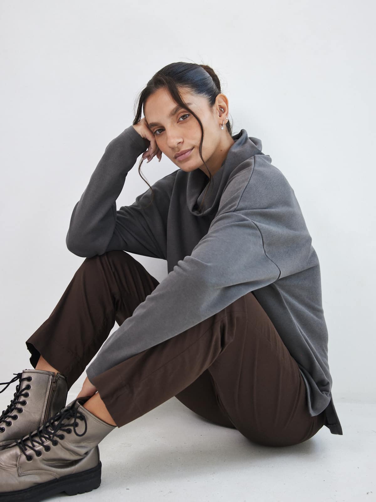 חולצת גולף ווש אפורה image 1