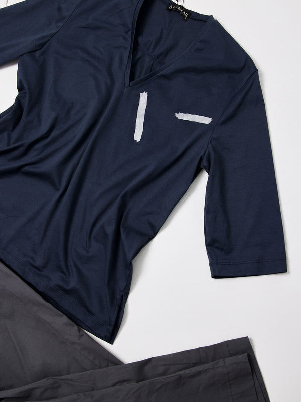 חולצת וי אפור דפוס כסוף image 0