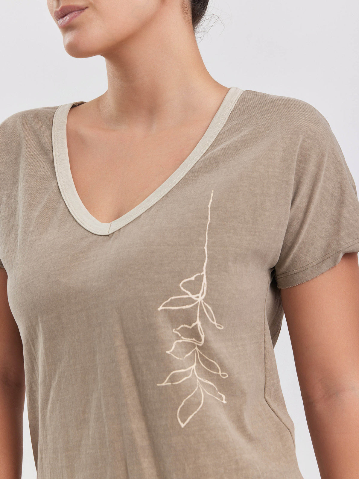 חולצת לאסו-מוקה מעושן image 5