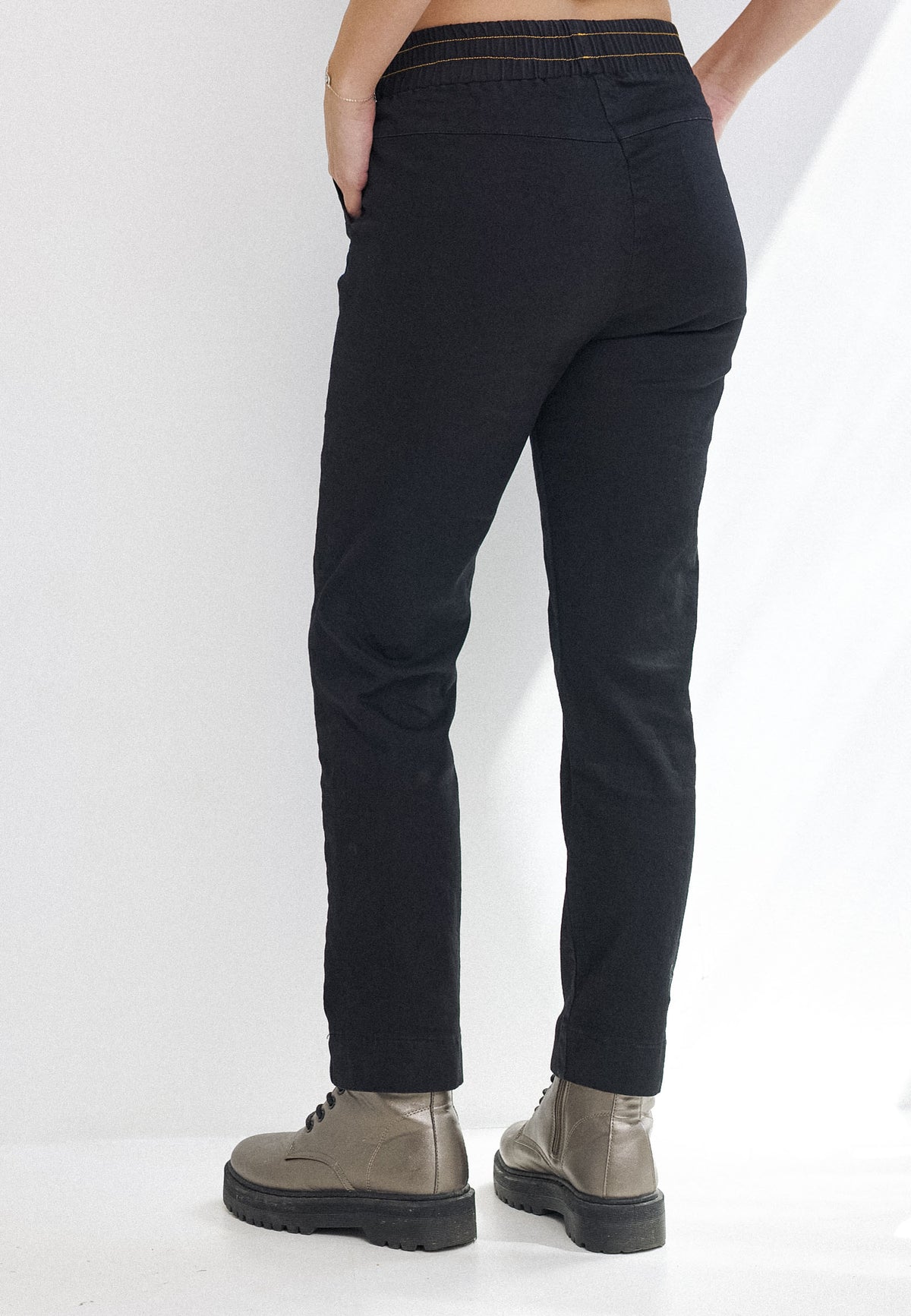 ג'ינס שחור גזרה ישרה כותנה image 3