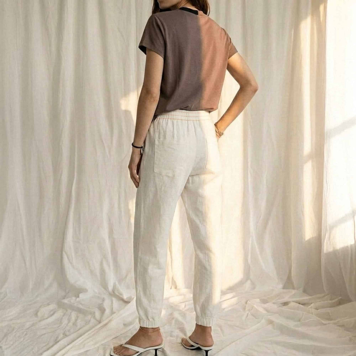 טי מודל קקאו image 1