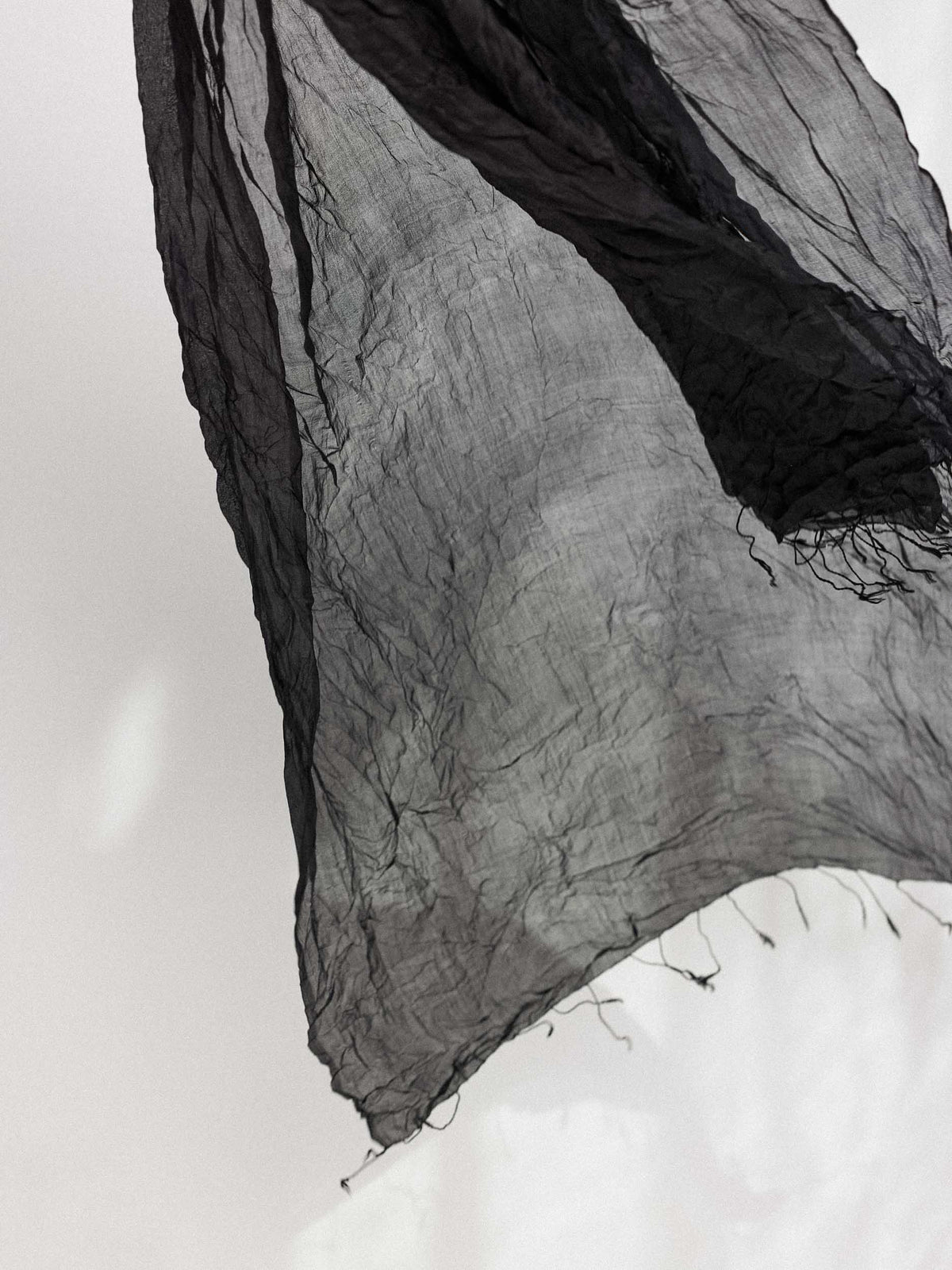 צעיף משי שחור image 3