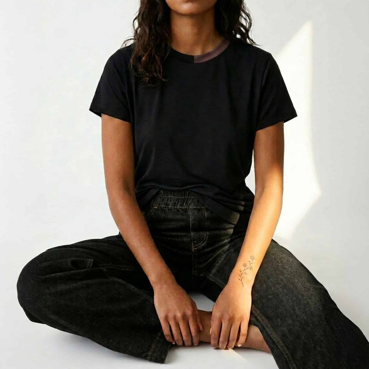 טי מודל שחור image 2