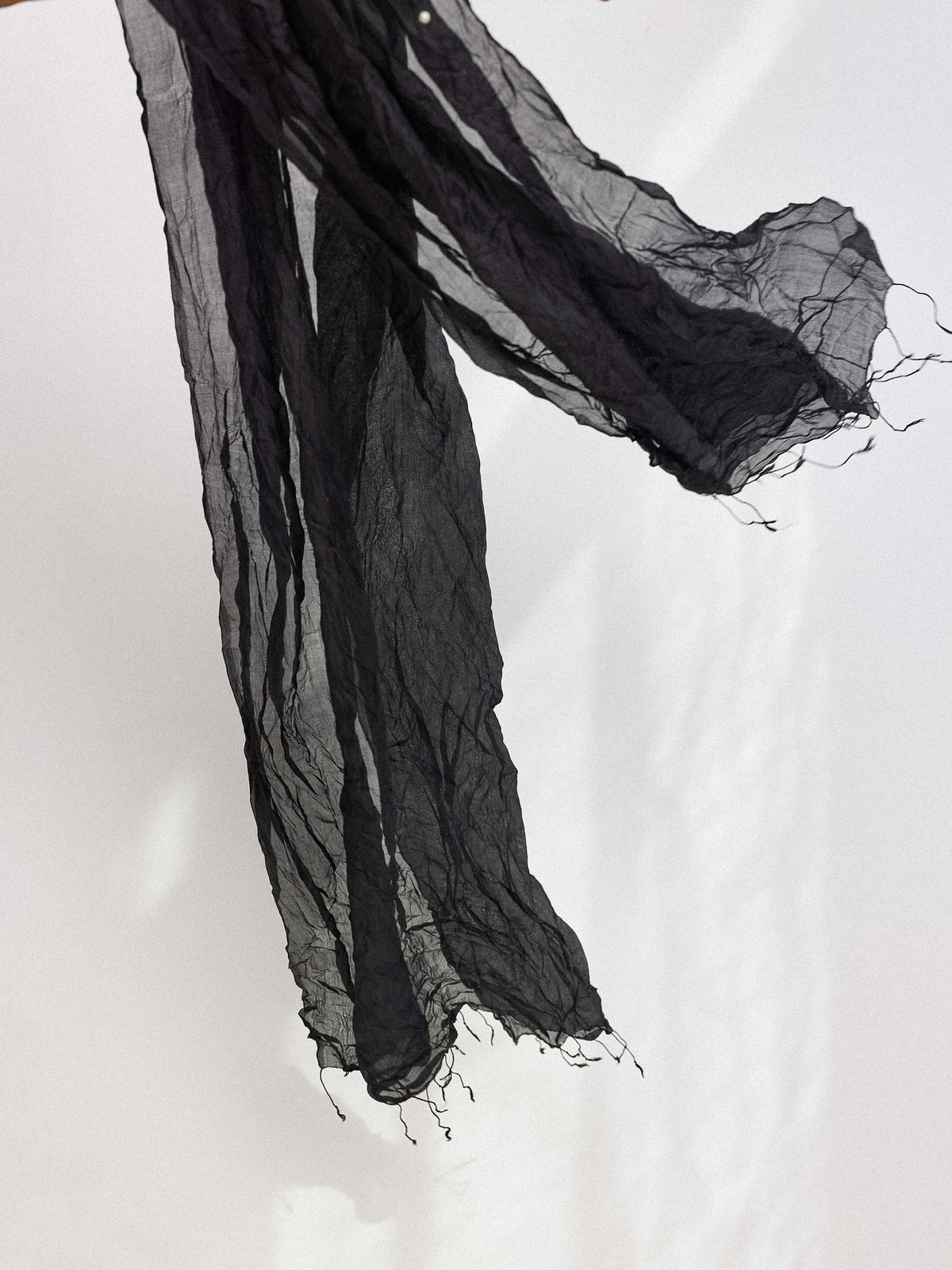 צעיף משי שחור image 4